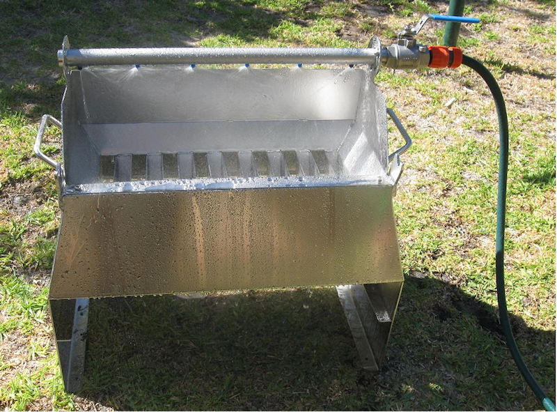 Anodised aluminium trays.