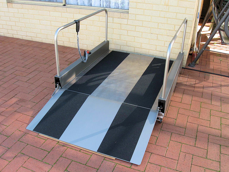 SF 1100 lifting platform.
